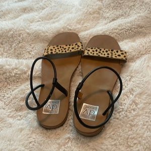 Dolce Vita Sandals - size 8